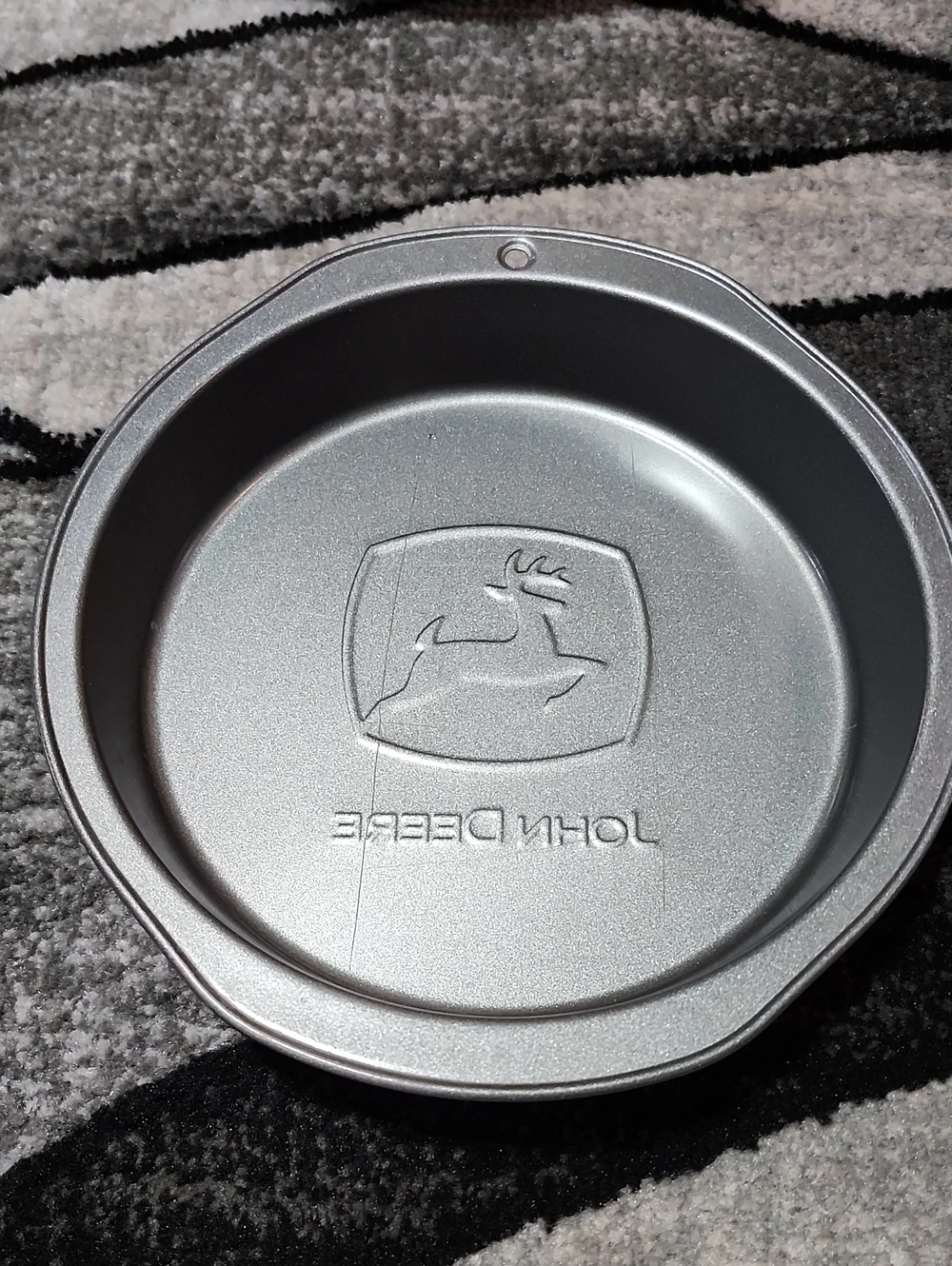 VINTAGE 3-PIECE JOHN DEERE EBOSSED TRACTOR LOGO NON-STICK BAKEWARE PAN SET